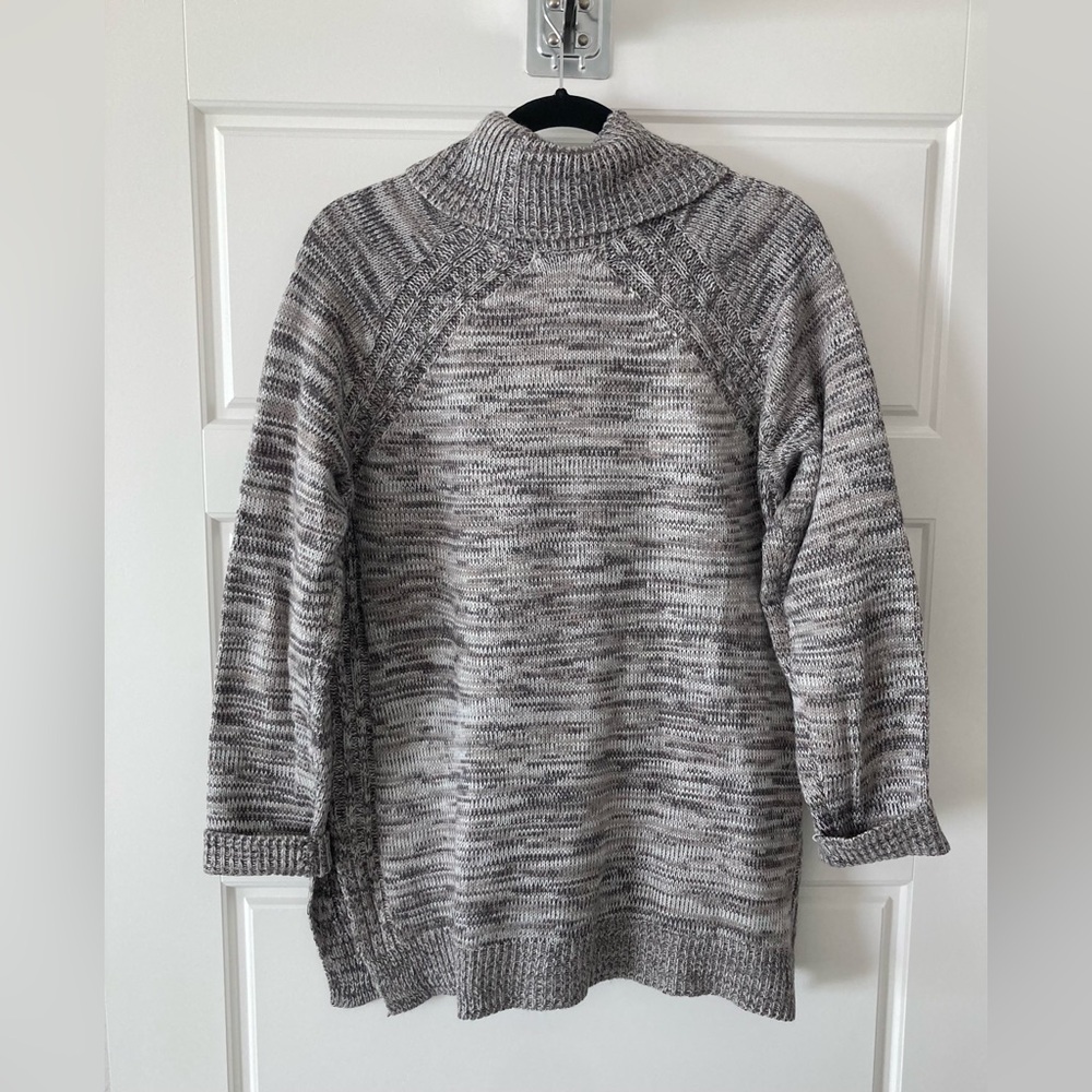 Carolyn Taylor Heathered Cowelneck Sweater. Size L - Picture 4 of 7